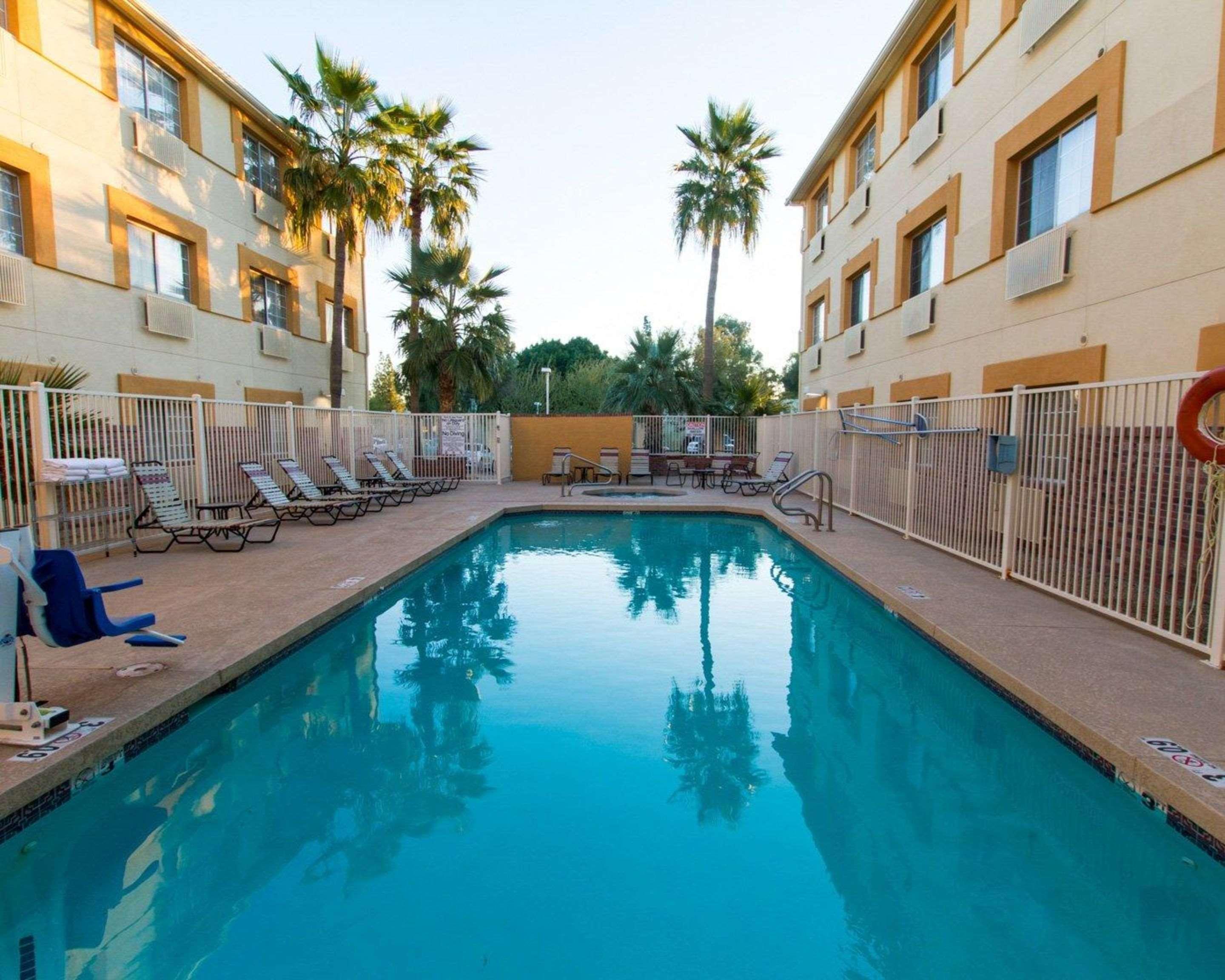 Comfort Suites Phoenix Airport Tempe Dış mekan fotoğraf